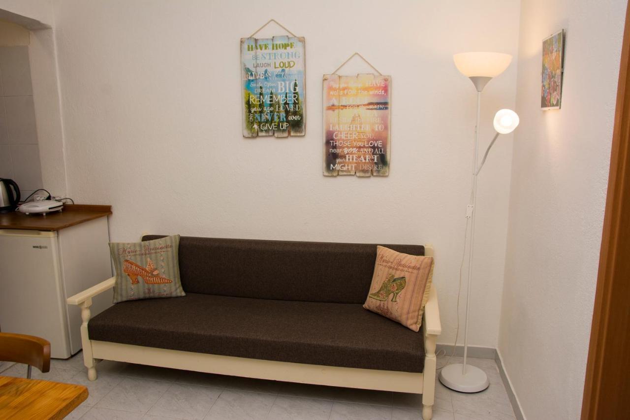 Stefanie'S Rooms Asprovalta Esterno foto