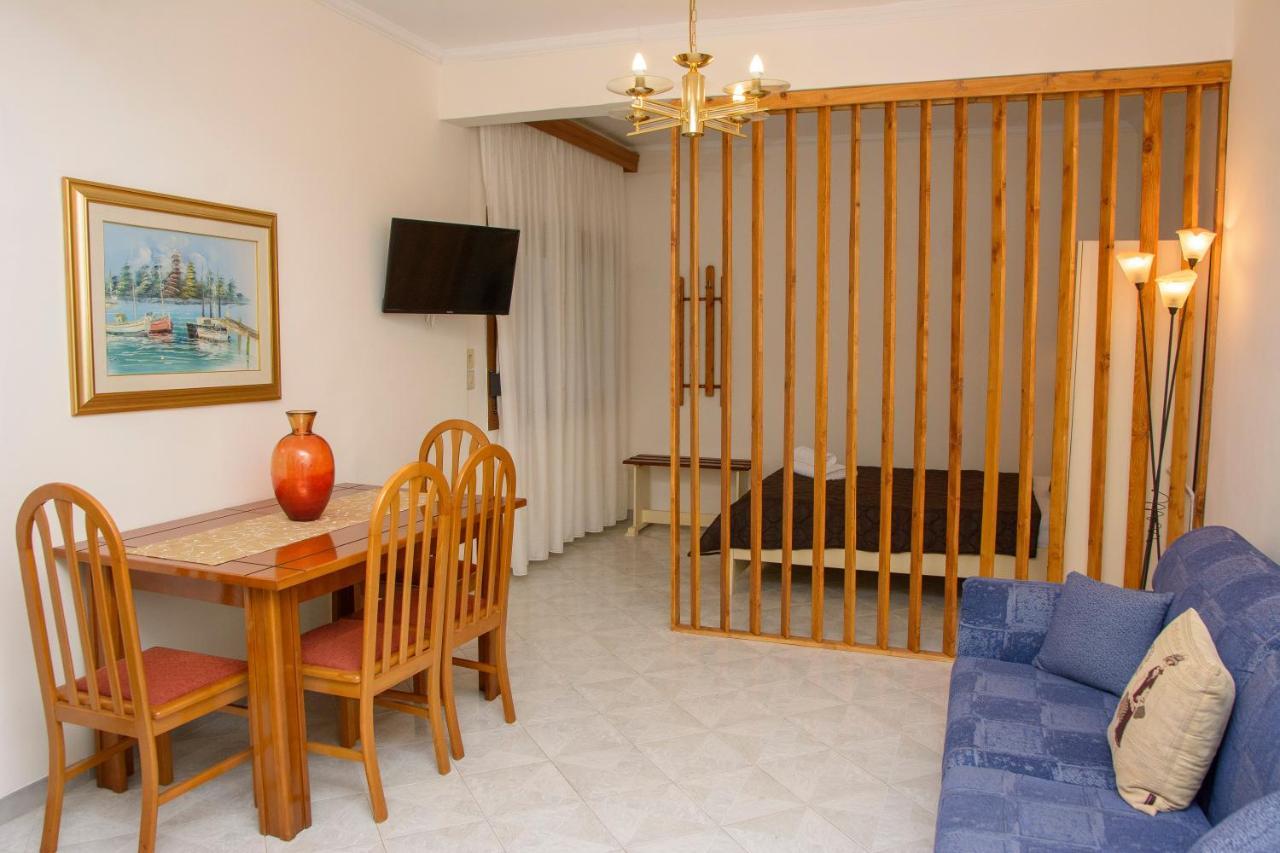 Stefanie'S Rooms Asprovalta Esterno foto